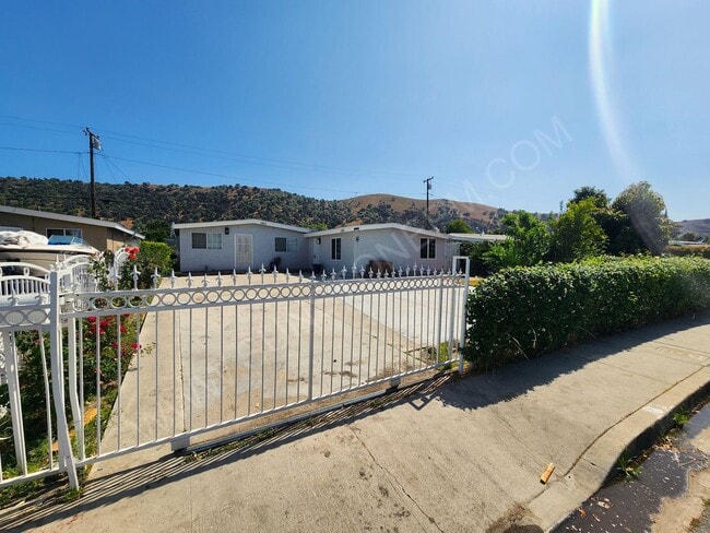 2 Bedroom, 1 bathroom - 2 Bedroom, 1 bathroom Townhome