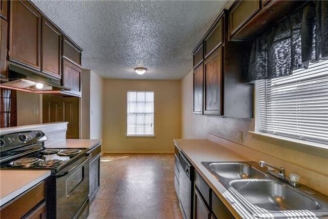 Photo - 616 Race St Unit D