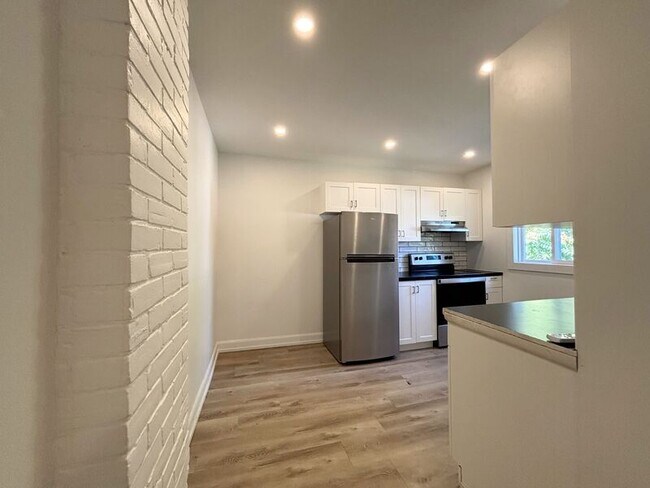 Photo - 26 Cayuga St Unit B