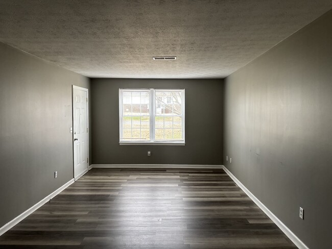 Photo - 1155 Edgewood Dr