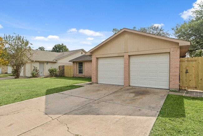 Building Photo - 16331 Paso Hondo Dr