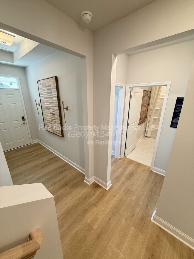 Photo - 1014 Mapletree Ln