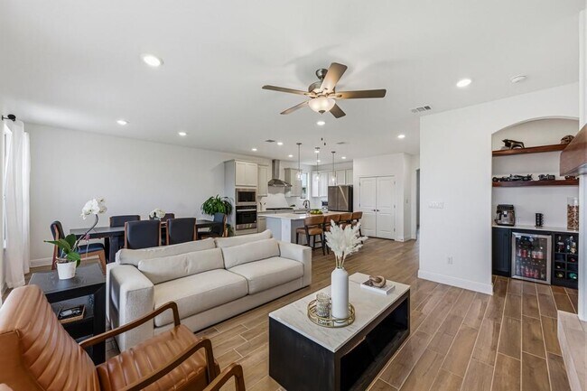 Photo - 6700 Cliff Rose Dr