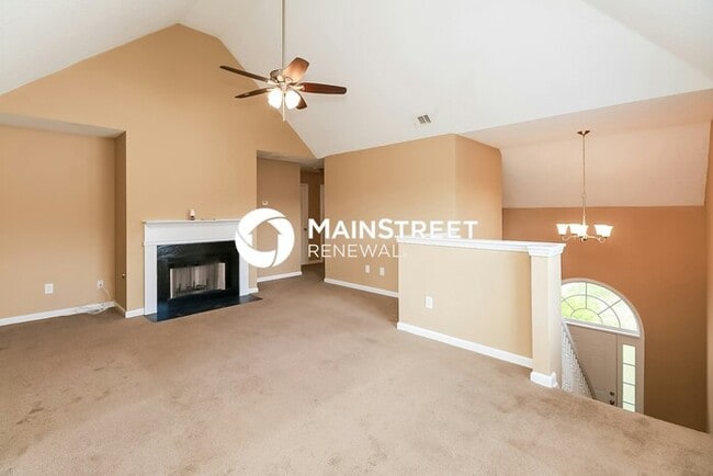 Photo - 4 Bedroom Pet-Friendly Home in Hampton, GA with Main Street Renewal
