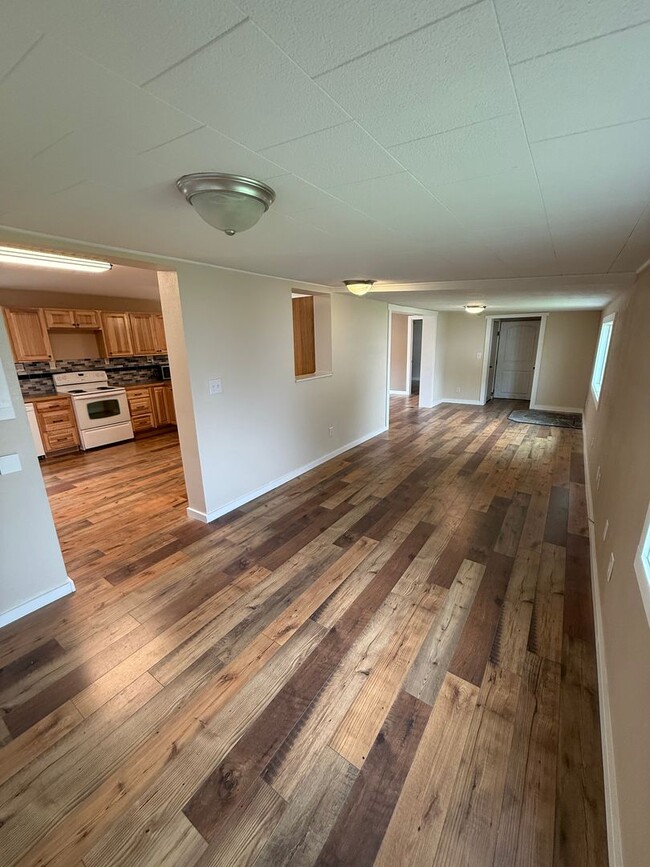 Photo - Updated 2 Bedroom, 1 Bath Home – Quiet Ins...