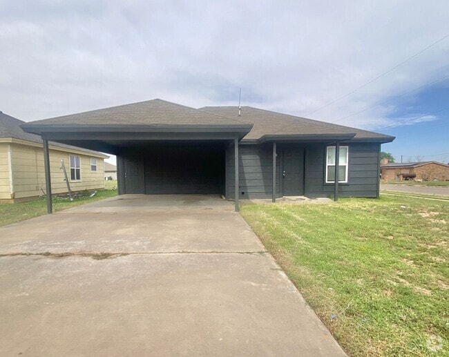 Building Photo - 3 bed 1.5 bath now available. Rental