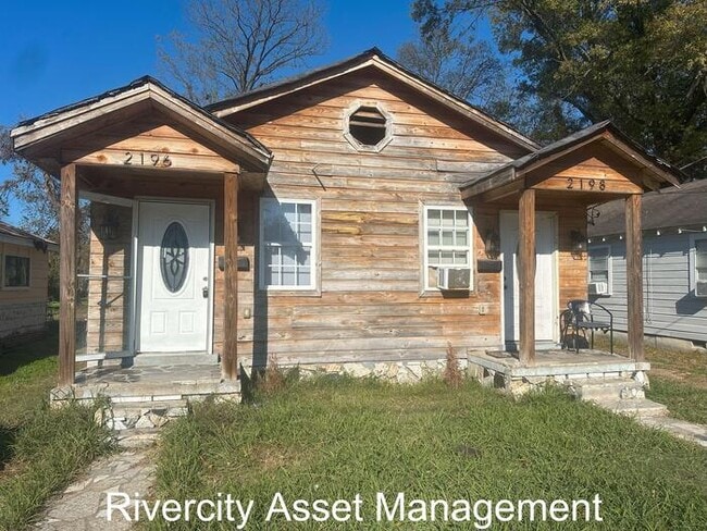 Building Photo - Cute Duplex Ready for Move In!!!!!!!!