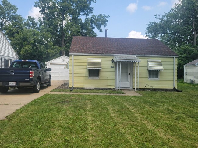 2 Bedroom, 1 Bath Home w/Garage Now Availa... - 2 Bedroom, 1 Bath Home w/Garage Now Availa...