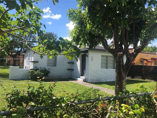 Building Photo - 300 NW 97th St Rental