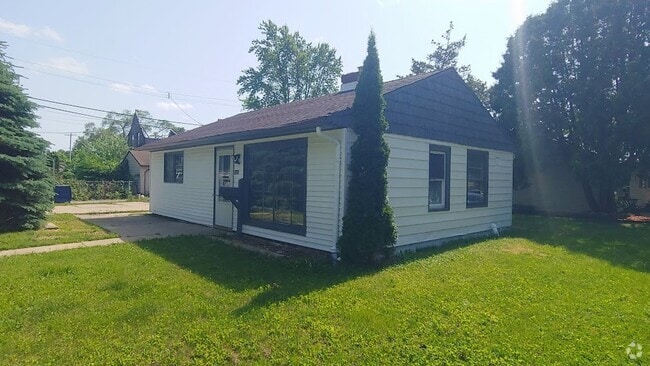 Building Photo - 5625 N 57th St Rental