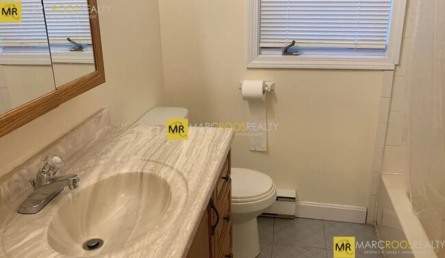 Photo - 114 Yorktown St