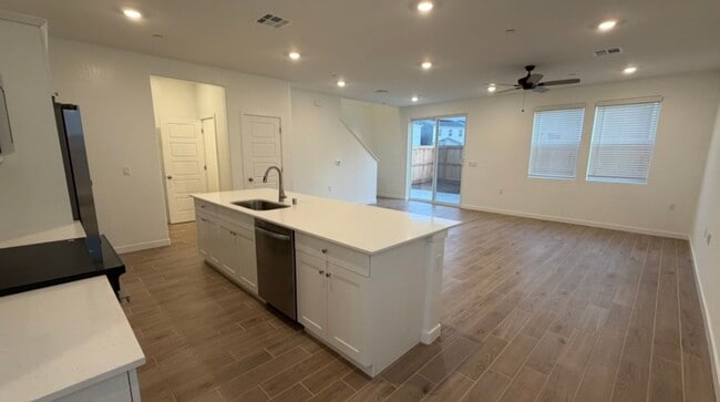 Photo - $2,650 Plum Tree, Move in Bonus $500 / Clovis Ave. & Shepherd, New 3 Bd House, Clovis, Heritage G...