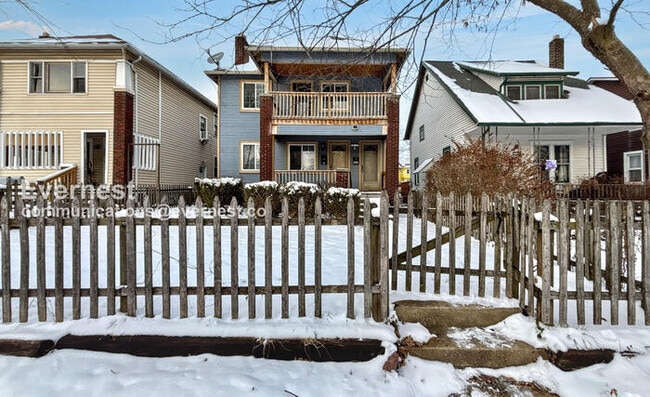 Photo - 466 E Oakland Ave