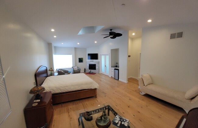 Master Suite - 410 Miramar Dr House