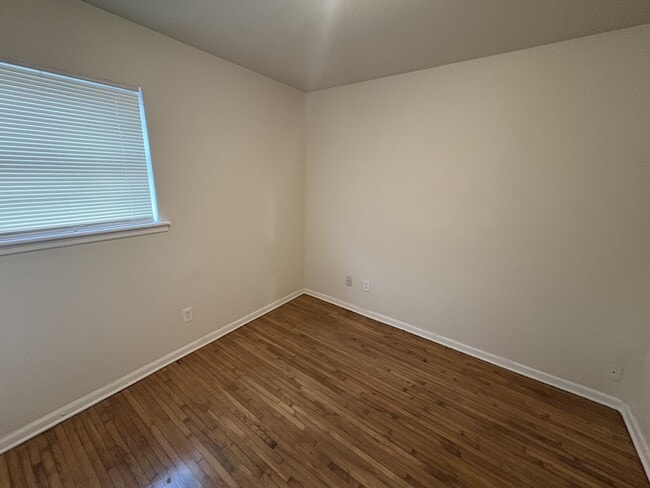 Photo - 5708 N Detroit Ave