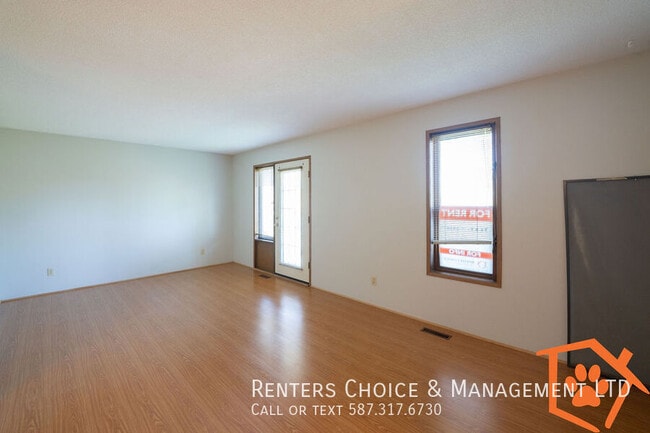 Photo - Pet Friendly Townhouse In Claresholm Close To Amenities