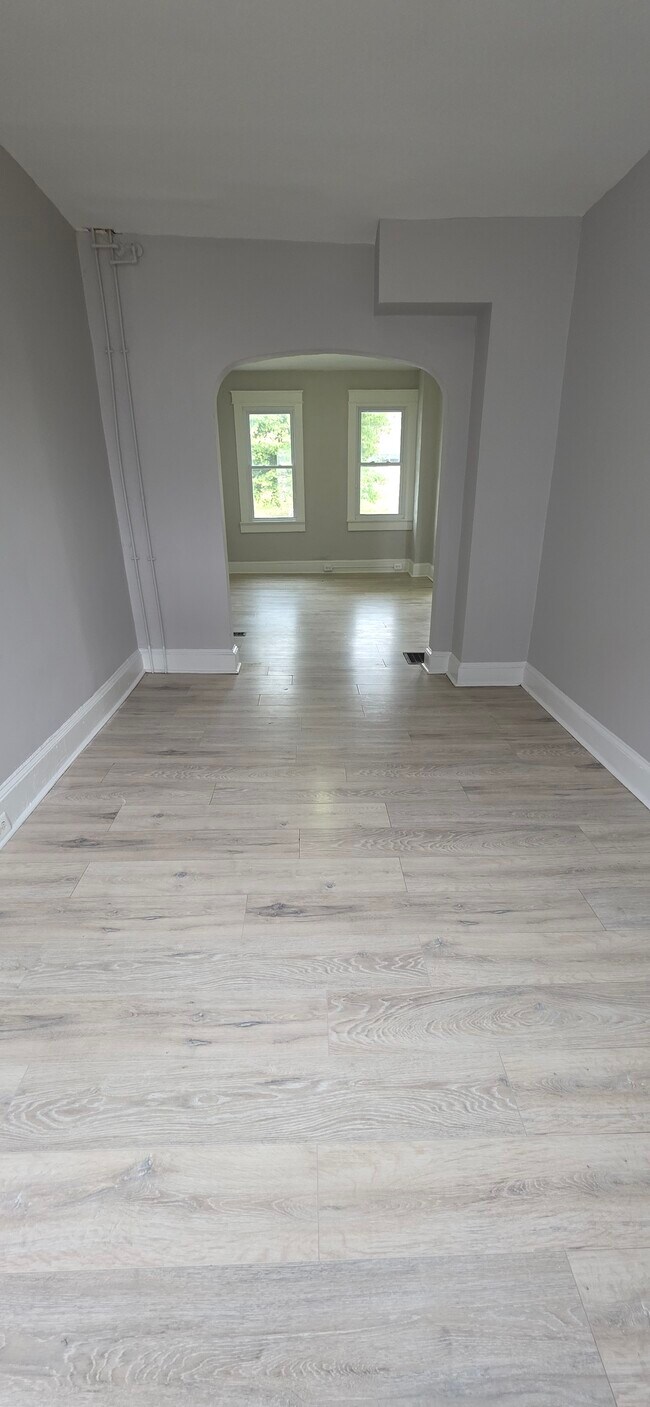 Photo - 2329 Windsor Ave