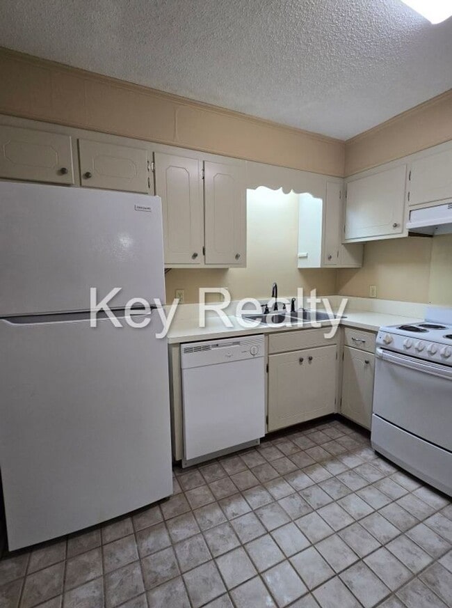 Photo - 4502 Parliament Dr