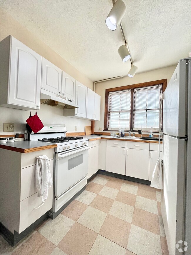Building Photo - 48 Kent St Unit 1 Rental