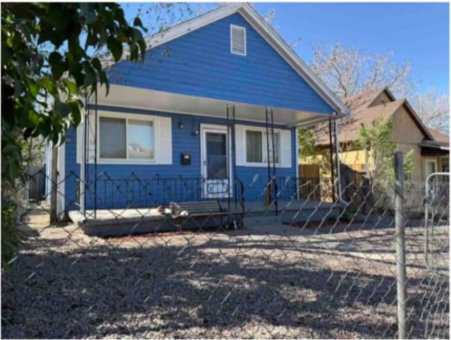 Photo - 1226 E 10th St