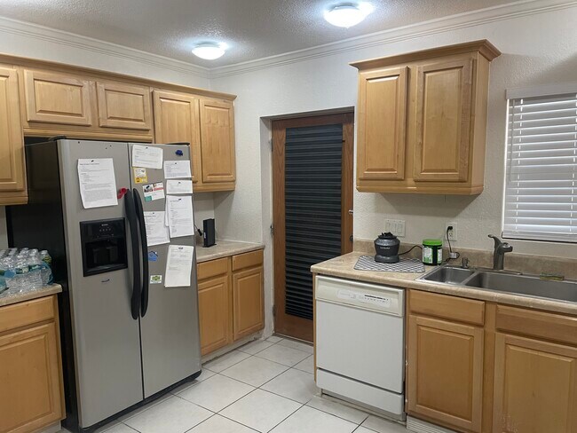 Photo - 323 Wildwood Way