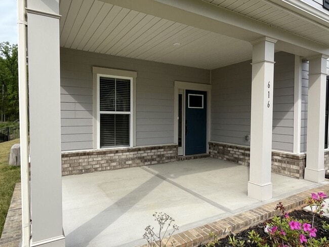 Photo - 616 Southstone Dr