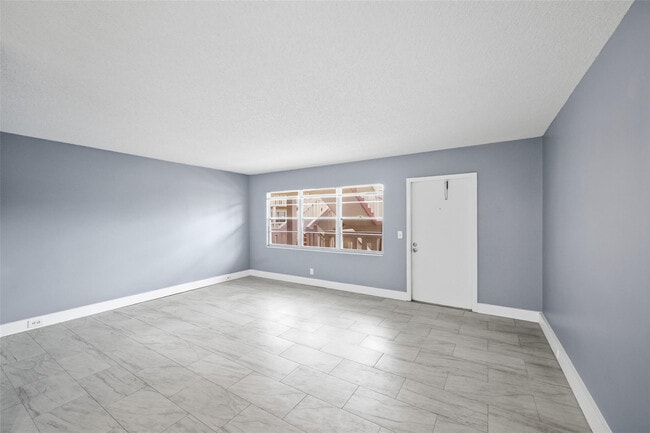 Photo - 436 Fanshaw K Unidad 436