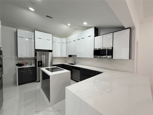 Building Photo - 2029 Greenview Cove Dr
