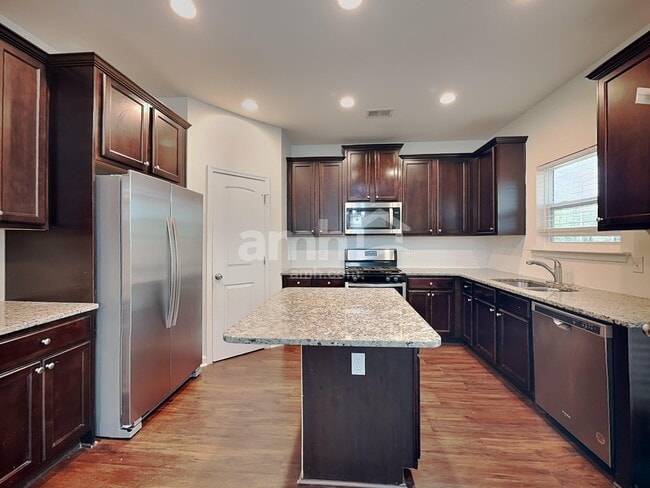 Photo - 301 Boulder Run