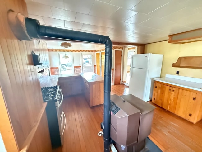 Photo - 23217 Village Rd