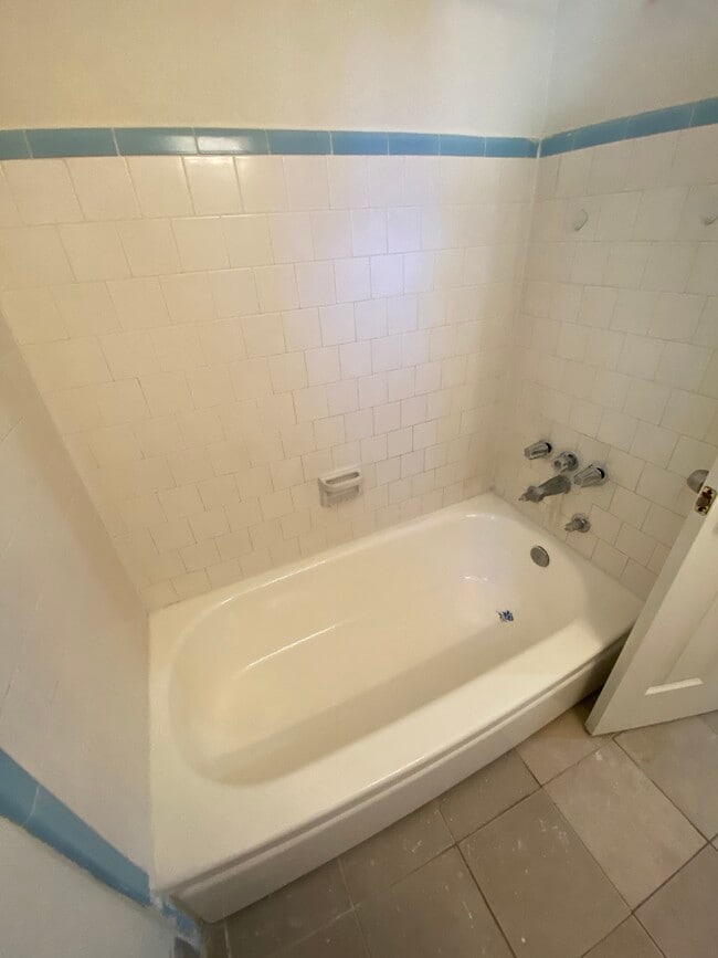 Photo - Los Robles Apartments