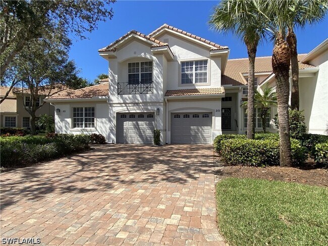 Building Photo - 1570 Winding Oaks Way Unit 201