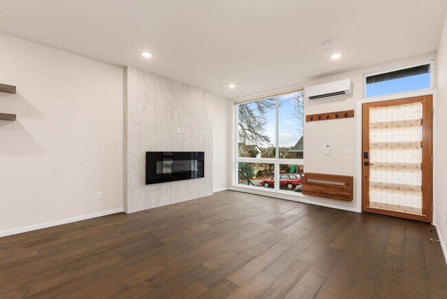 Photo - 802 29th Ave S