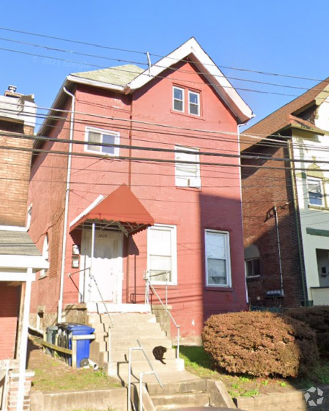 Building Photo - 3209 Niagara St Rental