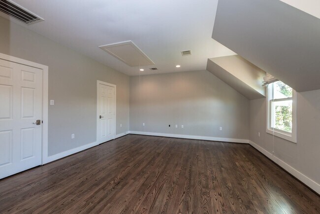 Photo - 734B Allston St