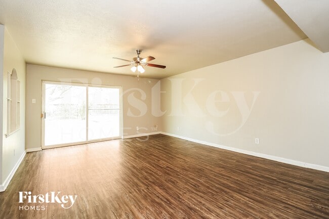 Photo - 2918 Rayswood Dr