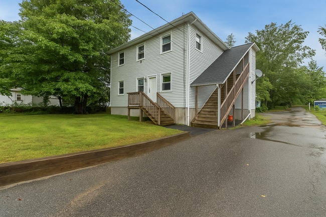 Building Photo - Foster Unit 4