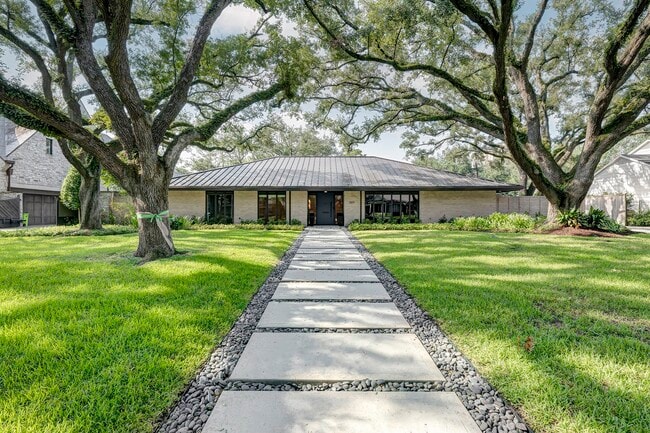 Building Photo - 5675 Green Tree Rd Rental