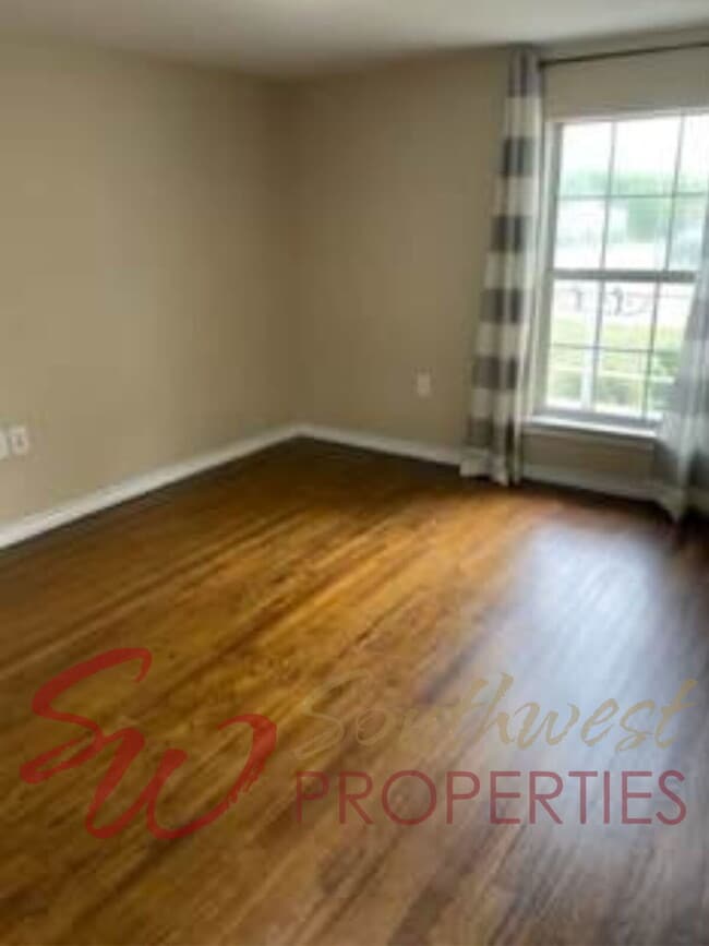 Photo - Good looking 3 bedroom 2 bath with huge yard!