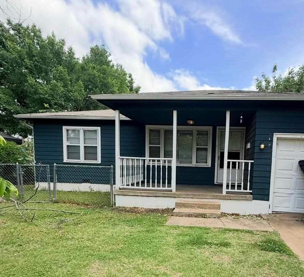 Photo - 1214 NW Logan Ave