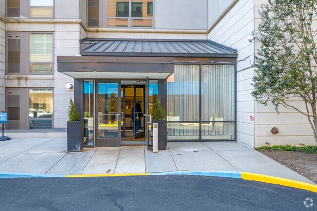 Photo - One Riverside Place