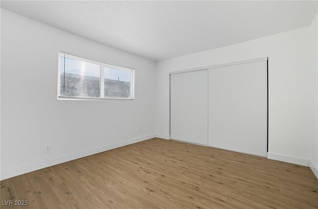 Building Photo - 2505 Cedar Ave