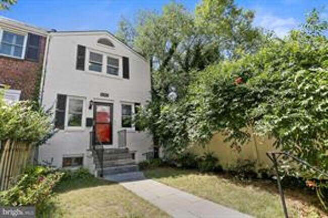 Building Photo - OLD TOWN ALEXANDRIA - MINUTES TO METRO AND PENTAGON