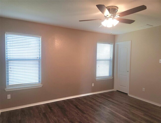 Photo - 160 Rummel Dr