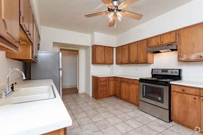 2HAB, 2BA - The Astor Hotel Apartments