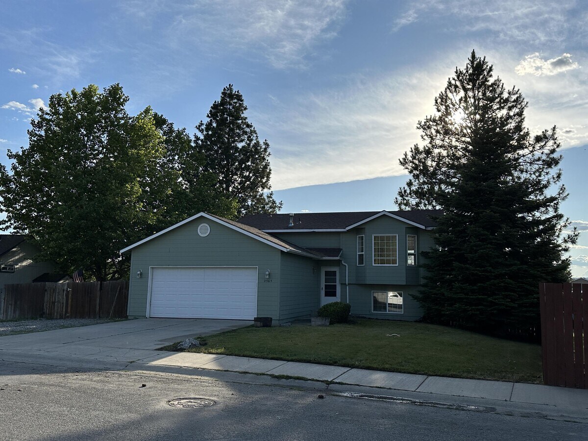 Photo - 2565 N Stagecoach Dr