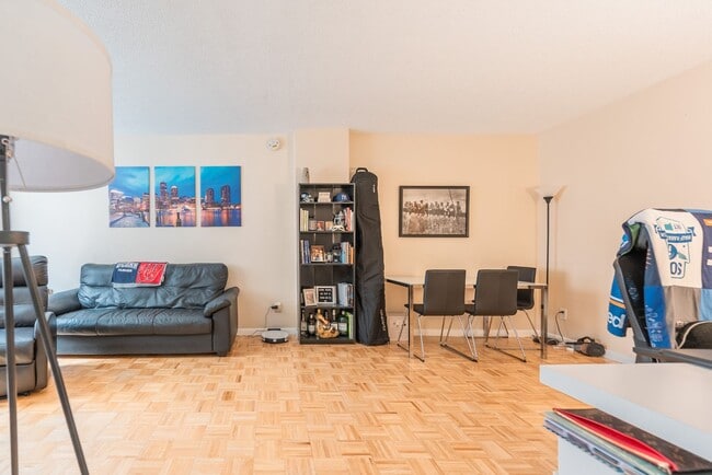 Photo - BROOKLINE 1 BED AVAILABLE FOR AN AUGUST 1ST MOVE-IN