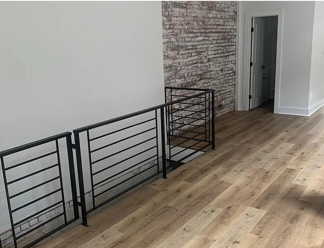 Photo - 2124 E Somerset St