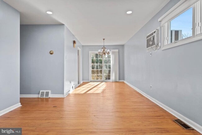 Photo - 309 Williams Rd