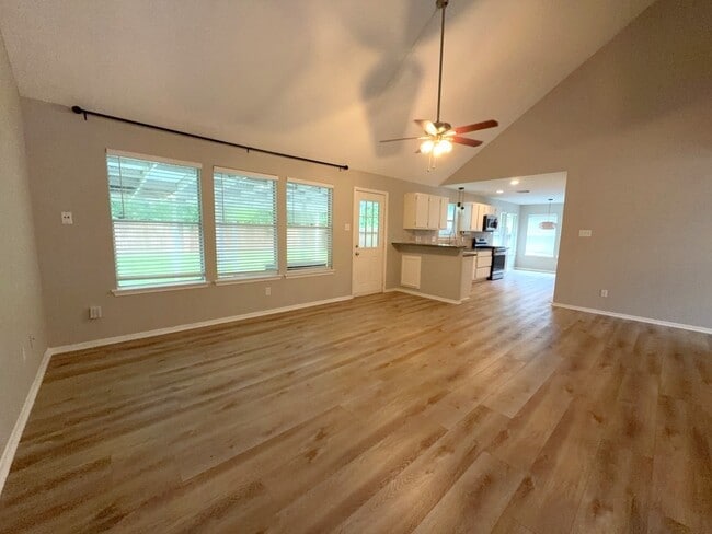 Photo - 2106 Lexington Woods Dr